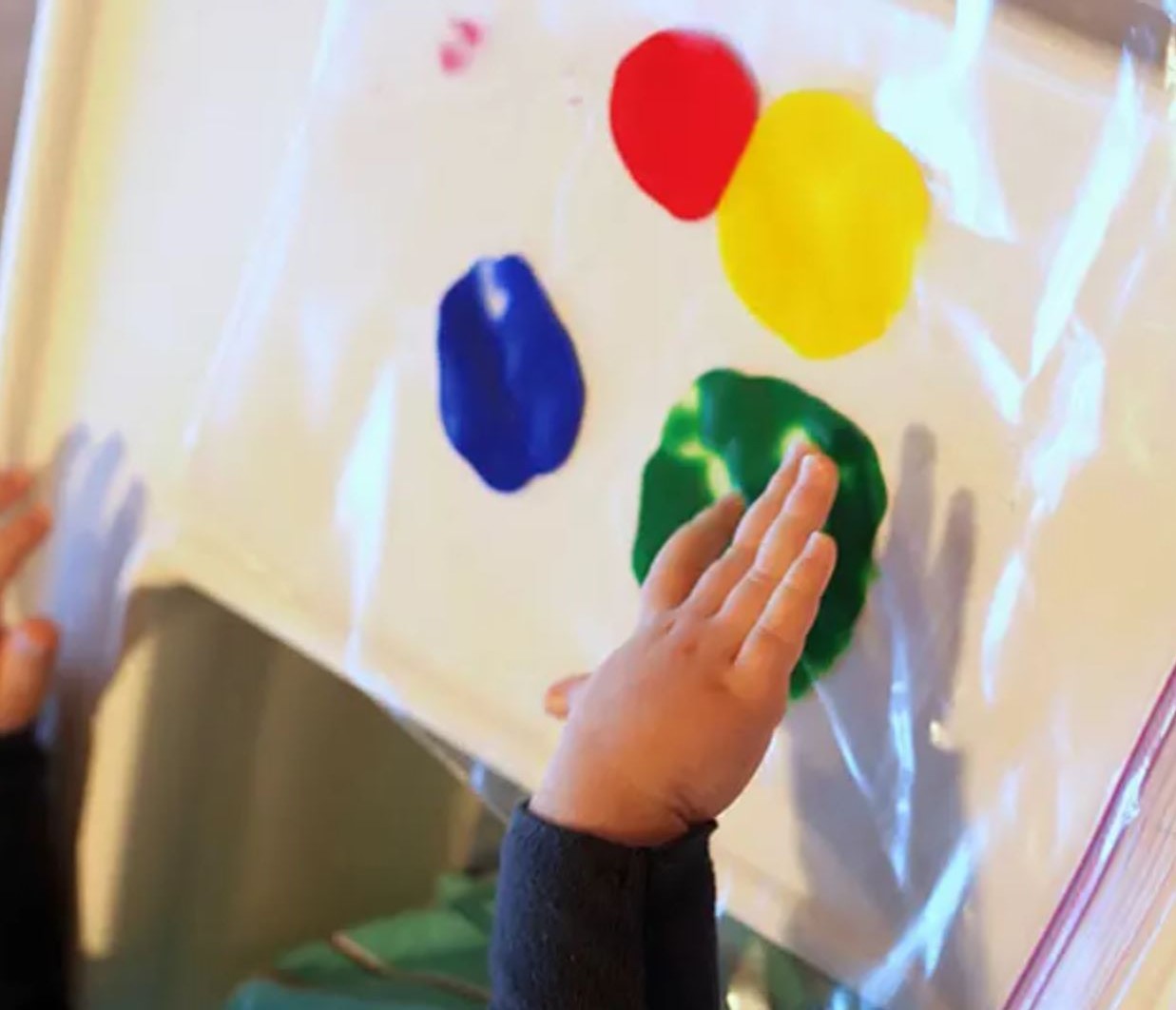Mess-Free Finger Painting 