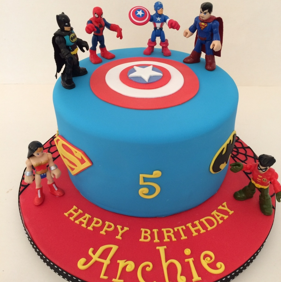 Super Girls pinata inspired. super heroes birthday Party Dc comics birthday